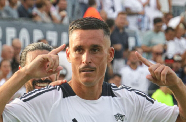 José Callejón, celebrando su gol ante el Real Madrid Castilla/ Foto: Marbella FC