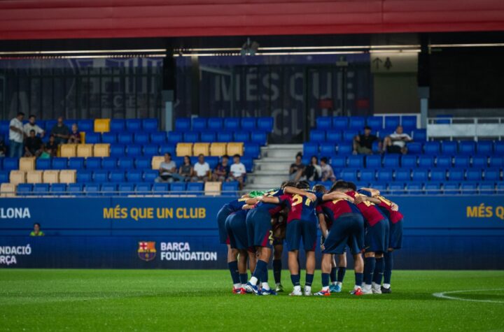 El once titular del Barça Atlètic, concentrado en el Estadio Johan Cruyff/ Foto: Barça Atlètic