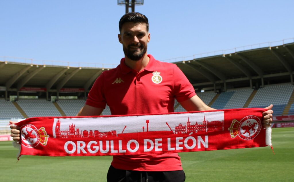 Eneko Satrústegui, durante su presentación/ Foto: CyD Leonesa