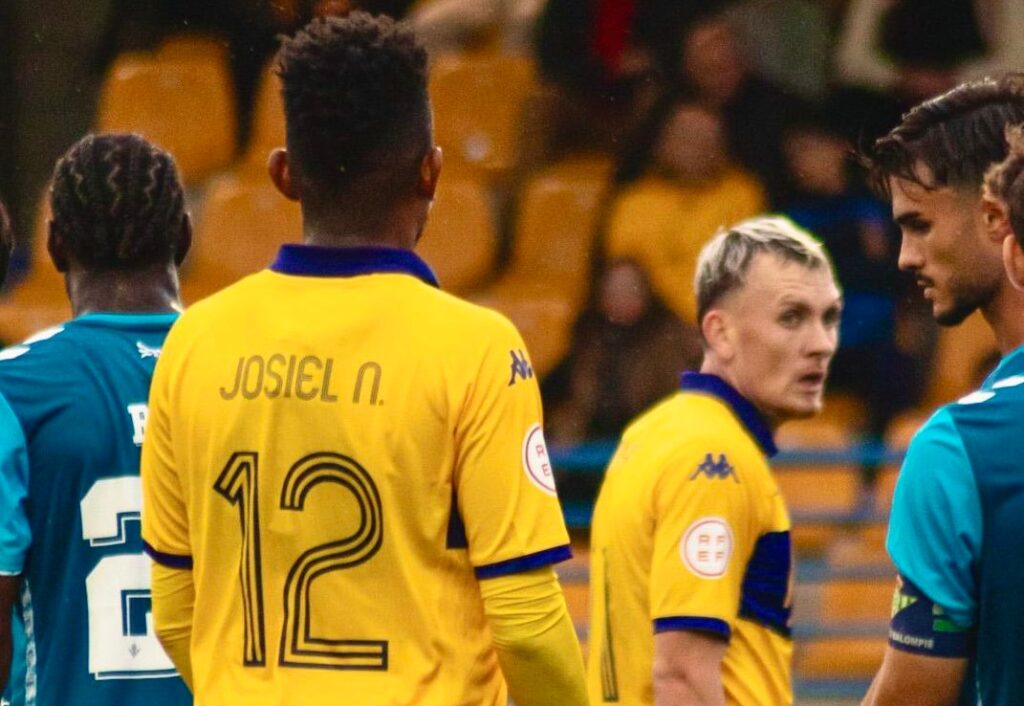 Kopotun y Josiel, durante el enfrentamiento ante el Betis Deportivo/ Foto: AD Alcorcón