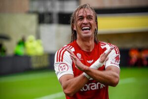 Pedro Benito, celebrando el 0-1 para el Murcia/ Foto: Real Murcia CF