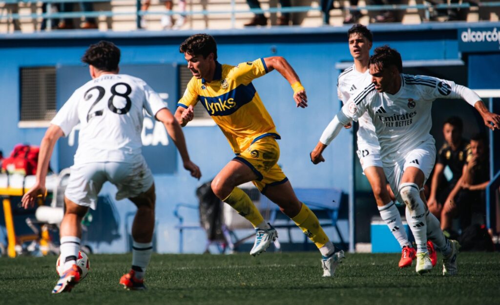 Rafa Llorente encarando a Enrique Ribes/ Foto: AD Alcorcón