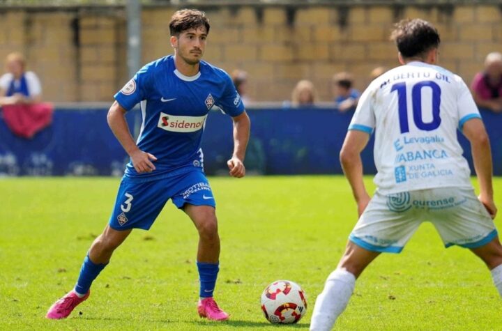 Sergio Camacho, durante el encuentro disputado ante el Ourense/ Foto: SD Amorebieta