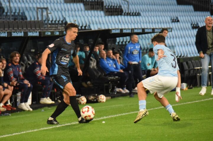 Alberto Gil, encarando a Hugo Sanz/ Foto: Ourense CF