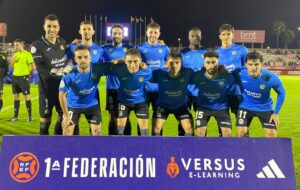 La plantilla del Fuenla, antes del partido/ Foto: CF Fuenlabrada