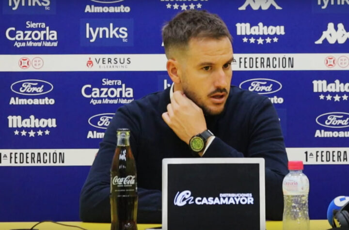 Sergi Guilló durante la rueda de prensa tras empatar ante el Alcorcón